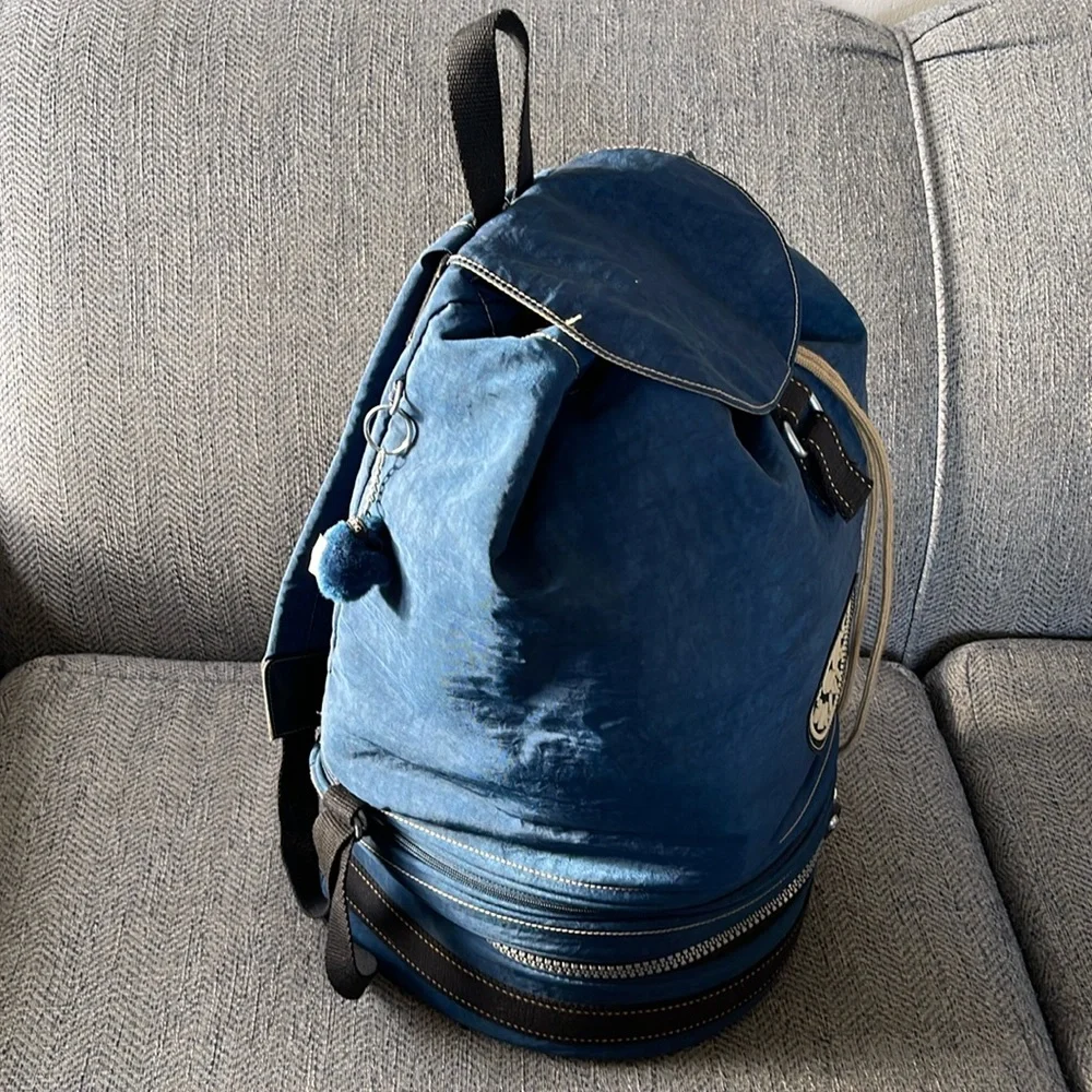 Kipling Camera and Lens Bag for a Nikon/Canon 300mm F 2.8. Lens NOT Included